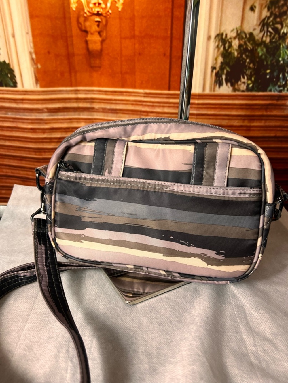 lug Quilted Crossbody Bag in Pink and Gray, excellent condition - Picture 11 of 17